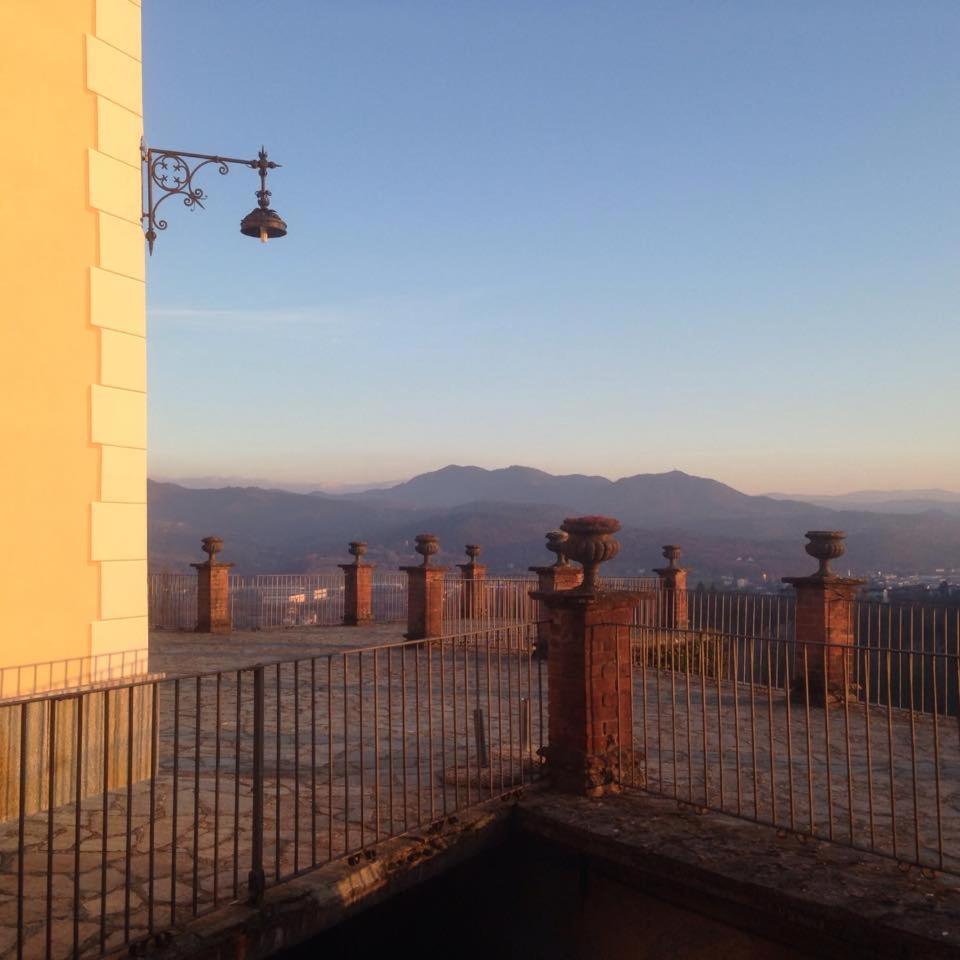 Castello Di Grillano Guest House Ovada Bagian luar foto